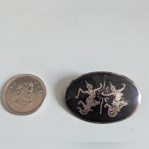 Antique silver Thai dancers brooch - Picture 1 of 3